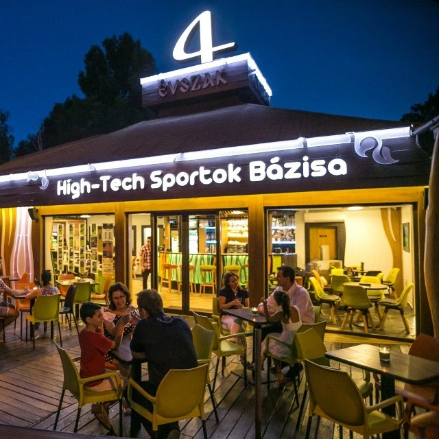 5 ok, amiért a világító fém betű a legjobb választás cégtáblához